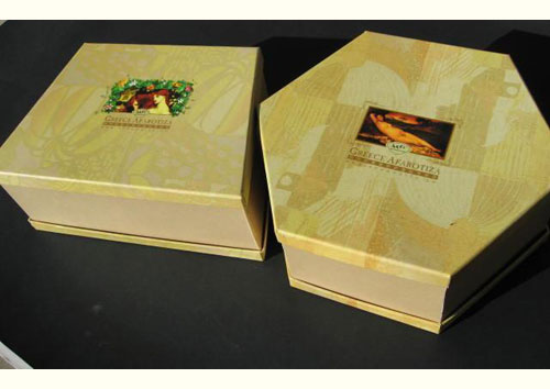 Packaging box